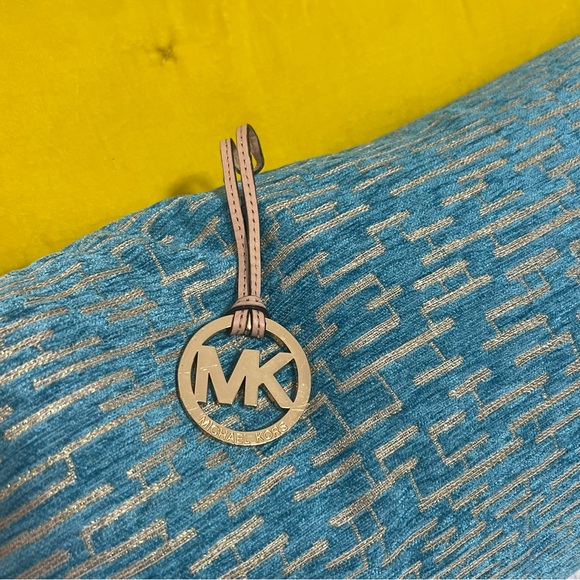 Michael Kors Gold Keychain Purse Charm MK LOGO - Picture 3 of 8
